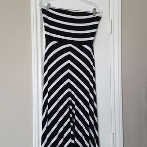 Strapless hi-low maxi dress with front slit